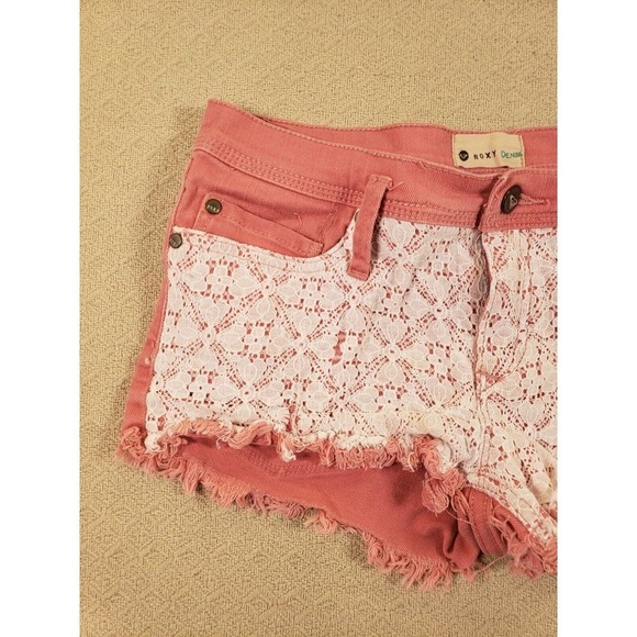 Roxy Denim Shorts Womens 5 Pink Lace Overlay Regular Fit Cut Off Shorts Zip Fly - Picture 2 of 7